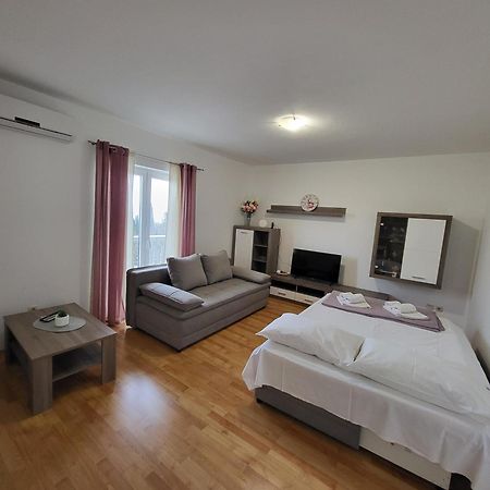 Apartmani Goga Starigrad Paklenica Exterior foto